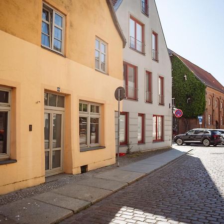 London Buck Lägenhet Stralsund Exteriör bild