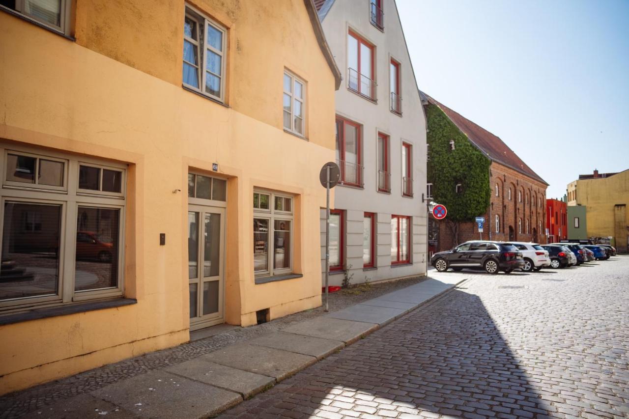 London Buck Lägenhet Stralsund Exteriör bild